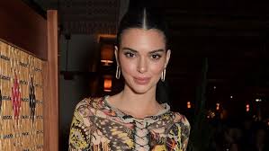 Kylie jenner loves stealing the spotlight when she can and saturday night at nobu was no exception! Kendall Jenner Responds To Devin Booker Dating Rumors With Nsfw Tweet And Kylie Jenner Is Shook Wgrz Com