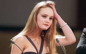 Maybe you would like to learn more about one of these? En Video Vanessa Paradis A 18 Ans Recoit Le Cesar Du Meilleur Espoir Feminin Madame Figaro