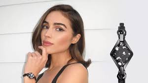 Short Hair Olivia Culpo Girl Model Is Wearing Black Dress Standing In White  Background HD Girls Wallpapers