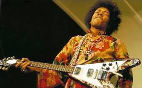 Guitarist, singer and songwriter jimi hendrix delighted audiences in the 1960s with his outrageous as a child, jimi hendrix strummed a broom like a guitar after cleaning the floors of his house before. Gibson Recria Duas Famosas Guitarras De Jimi Hendrix Hqrock