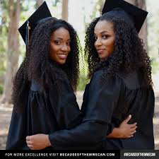 Pin By Jolisa On Graduation Pictures In 2020 With Images Graduation Hairstyles With Cap Graduation Hairstyles Curly Hair Styles