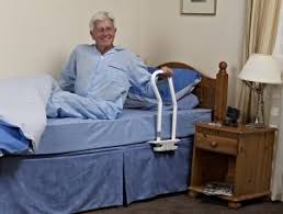 Supporto telescopico per alzarsi dal letto. Maniglia Letto Disabili E Anziani Maniglione Prezzi Modelli