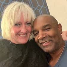 Dave Kneisel #711 standing by his coach. Richard Tiley collection