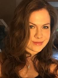 Amazon.com: The Amaryllis eBook : Adamson, Alyssa: Kindle Store