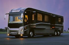 By Bus Et Rien D Autre Camping Car De Luxe Caravane De Luxe Vehicule Recreatif