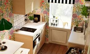 Einrichtungstipps Fur Kleine Kuche 10 Praktische Ideen Fur Die Kuchenplanung Kuchenfinder In 2020 Kleine Kuche Kuchen Planung Einrichtungstipps