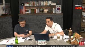 #발렌티노향수 #알렉산더맥퀸맨투맨 #새벽감성 #멀버리셀우드 #오프화이트바지 #크롬하츠커플링 #발렌시아가신발 #최지우남편 #마르니구두 #alexanderwang #루이비통포쉐트펠리시 #샤넬카드지갑. Catdcfdirnhhwm