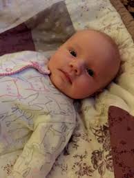 Välkommen till vår familj lilla Alice! Ella är stolt storasyster.