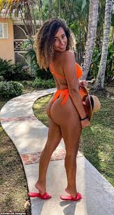 Kem and amber crowned king and queen of love island after dramatic final episode. Love Island S Amber Gill Denies Having A Bum Lift As She Posts Snap Of Her Very