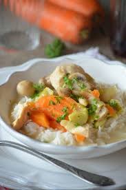Je Vous Retrouve Avec Une Petite Recette Rapidement Preparee Au Cookeo Je Sais Que Nous Sommes Nombreux A S A Blanquette De Poulet Recettes De Cuisine Cuisine