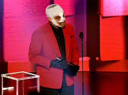 On after hours — which. The Weeknd Confuses Fans With Bandaged Face Taylor Swift Wins Big At Amas Canoe Com