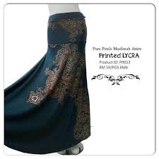 Tanganku mulai menyusup di bagian dada yang menonjol di bawah bra gadis itu, terasa. Skirt Labuh Ms Yasmeen Pure Petals Muslimah Attire