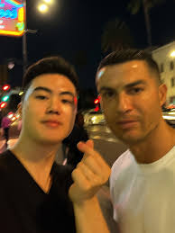 Look who I met after work 👀 . #lisa #jennie #justinbieber #ronaldo . This  is a trend