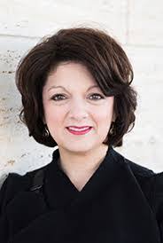 Lisa Grubbs's Instagram, Twitter & Facebook