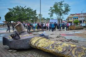 Kalau bukan kerana cendol, pasti bro terlepas untuk menyaksikan replika keris yang menjadi landmark kepada daerah alor gajah. Kpkt On Twitter Lawatan Diteruskan Ke Pekan Rembia Dataran Keris Alor Gajah Serta Pasar Awam Alor Gajah Sebanyak Rm300 000 Telah Diluluskan Bagi Kerja Kerja Keceriaan Di Kawasan Pekan Rembia Usaha Itu Bagi Merancakkan