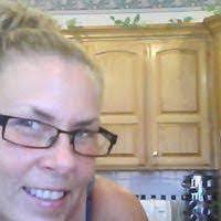 Carrie Heil's Instagram, Twitter & Facebook