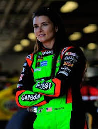 Besides, she also won the knoxville nationals rookie of the year title in 2003. 63 Nascar S Best Female Driver Ideas Danica Patrick Nascar Sue Patrick