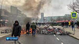 Die polizei fürchtet weitere heftige proteste gegen die verschärften. Proteste In Den Niederlanden Seit 40 Jahren Nicht Erlebt Tagesschau De