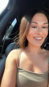 What is wrong with that girl?? (Spectrum) She does that weird little giggle  thing after everything she says...not even remotely funny. And having your  internet service for a whole year is amazing?