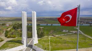 Jun 25, 2021 · malazgirt savaş alanının tespiti, tarihi ve arkeolojik yüzey araştırma projesi kapsamında 10 üniversiteden 35 akademisyen, süphan dağı eteğindeki örenşar köyü mevkisinde bulunan. Cumhuriyet In En Buyuk Malazgirt Projesi Derin Tarih