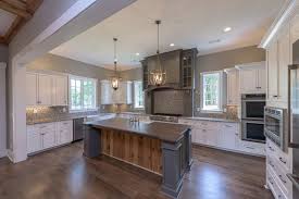 63 Beautiful Traditional Kitchen Designs Traditional Kitchen Design White Kitchen Traditional White Kitchen Design