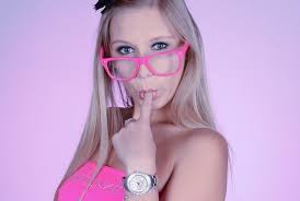 No alla pornostar come sponsor: la furia di Lena Nitro e i guai  dell'Oberwurzbach