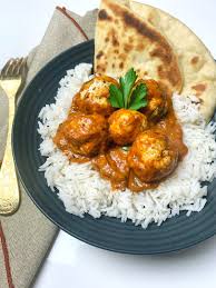 Une viande moelleuse à souhait grâce à sa cuisson au cookéo. Boulettes De Poulet Tikka Massala Et Cheese Naan Josie S Recipes