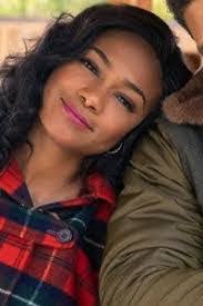 Bernadette Hopper's Instagram, Twitter & Facebook