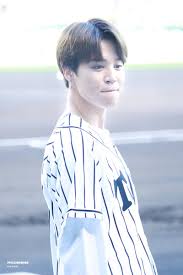 Nacido el 13 de octubre de 1995, recibió prominencia mundial en el grupo que vendió más de dieciséis millones de álbumes solo en corea del sur según gaon music chart. Jimin Chile On Twitter Img Hq 170603 Jimin En El Juego De Beisbol De Hanshin Tigers C Piecesofmind Jm Jimin Chile