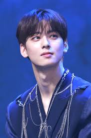 Kang Daniel's Customized "Lucky Cat" Charm Could Make Your Wish Come True