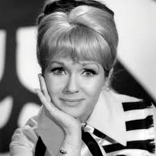 Frances Sternhagen, Tony-Winning Actor Known for 'Sex and the City,' Dies  at 93