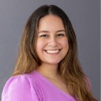 Thais White's Instagram, Twitter & Facebook