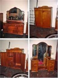 Four pieces beautiful furniture some wee scratches which can be fixed with wood pen cost over £3000 when i 1st got it. Three Piece Bedroom Set Circa 1940 S Maple Dovetailed Highboy Is 61 X 39 X 21 Five Drawers Wit