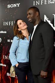 Omar sy est un acteur et comédien français. Omar Sy Et Sa Femme Helene Sont Parents De Leur 5eme Enfant Purebreak
