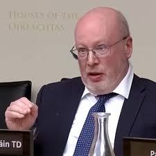 WATCH: Fionntán Ó Súilleabháin TD slammed as “divisive, reckless and  ridiculous” plans by the government to increase the numbers of foreign  students in Ireland by a further 10% despite the crisis in