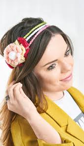 Perfect for cold days out on a run, this cute head wrapper fits wonderfully and keeps … Floral Crochet Headband Crochet Pattern Crochet Headband Crochet Headband Pattern Free Crochet Headband Free