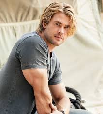 Meche Blonde Homme Idees Et Astuces En Videos Et Photos Archzine Fr Meche Blonde Homme Coiffure Homme Mi Long Cheveux Long Homme