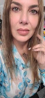 No se que somos pero siento que te extraño