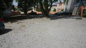 Baudenkmal das haus wurde 1935 von jörg schleicher für die eltern dietrich und klaus bonhoeffers als alterssitz erbaut. Parkplatz Bild Von Hotel Dietrich Bonhoeffer Haus Berlin Tripadvisor