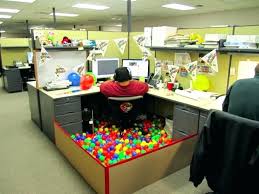 However, there isn't a rule that your cube has to feel like a jail cell. Office Desk Decoration Ideas For Christmas