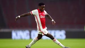 Promise definition, a declaration that something will or will not be done, given, etc., by one: Ajax Profi Quincy Promes Nach Messerstecherei Aus U Haft Freigelassen Eurosport