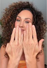 This was such a cute set of press on’s from @KLAW BEAUTY 💕 #PressOnNails  #DIYNails #AtHomeNails #PressOns #nailart #nailinspo #glueonnails #nailtok  #nailtransition