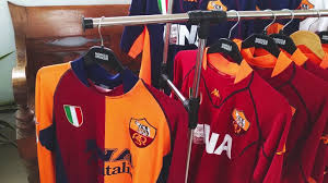 Olimpico di roma 73.261 posti. Bedah Jersey As Roma Musim 2001 2002 Youtube