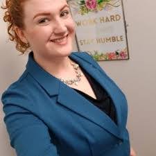 Leslie Pfau's Instagram, Twitter & Facebook