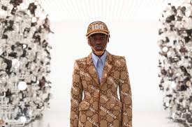 Your personal data may be jointly controlled by balenciaga and kering for marketing and other to exercise your rights, please write to privacy@balenciaga.com. Gucci Is Linking Up With Facebook To Take On Fakes Dazed