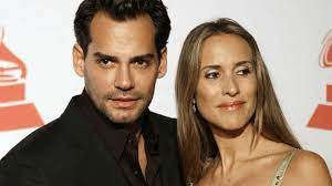 María angélica castro gonzález (11 de mayo de 1972) es una presentadora de televisión, actriz, modelo y empresaria chilena radicada en miami, florida, estados unidos. Los Amorosos Mensajes De Cristian De La Fuente Y Angelica Castro Cumplieron 18 Anos De Matrimonio