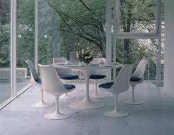 Saarinen Tulip Table And Chairs Round Dining Table Saarinen Table Tulip Dining Table