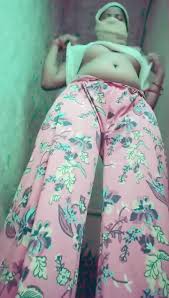 Outdoor Peeing Desi Bhabhi