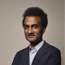 🚀 Moment historique : OpenAI s'installe à Paris ! La file d'attente  impressionnante rue Auber en disait long... Quelle fierté de voir la  communauté IA française aussi vibrante et mobilisée ! Merci