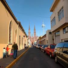 Al Fondo El Santuario Diocesano De Nuestra Senora De Guadalupe Zamora Michoacan Mexico En Zamora Michoacan D Santuario Nuestra Senora De Guadalupe Zamora